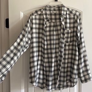 Black and white Hollister flannel